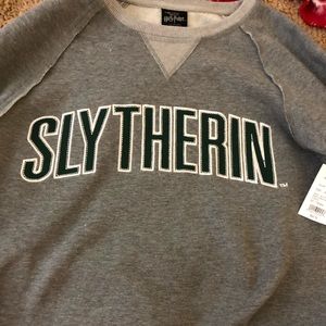 NWOT WWoHP Universal Studios Slytherin Sweatshirt